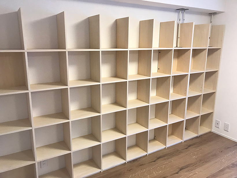 シンプルな本棚ですっきり収納