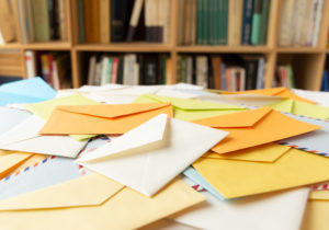 解決するにはデスク付き壁面収納OSAMARUでの効率的な整理が必要です