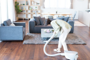 「みんなが集まるリビングだから」壁面収納のメリットは個人と家族を両立できる！