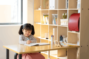 壁面収納OSAMARUは狭い子供部屋にぴったり